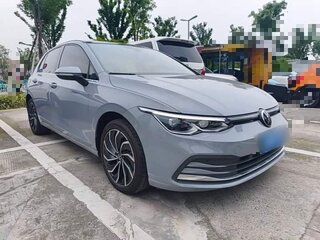 2022 Volkswagen Golf VIII, серый, 1685000 рублей, вид 1