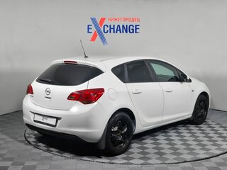2011 Opel Astra J, белый, 549000 рублей, вид 5