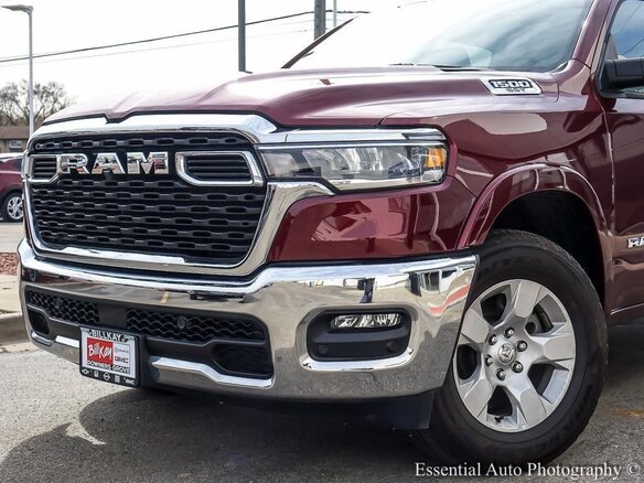 2025 Ram 1500 Quad Cab V Рестайлинг, красный, 5552100 рублей - вид 1