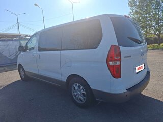 2011 Hyundai H-1 II, белый, 1330000 рублей, вид 3