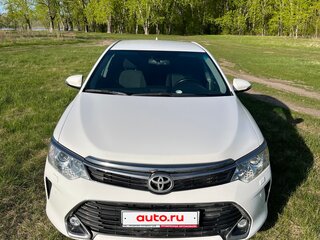 2017 Toyota Camry VII (XV50) Рестайлинг, белый, 2350000 рублей, вид 4