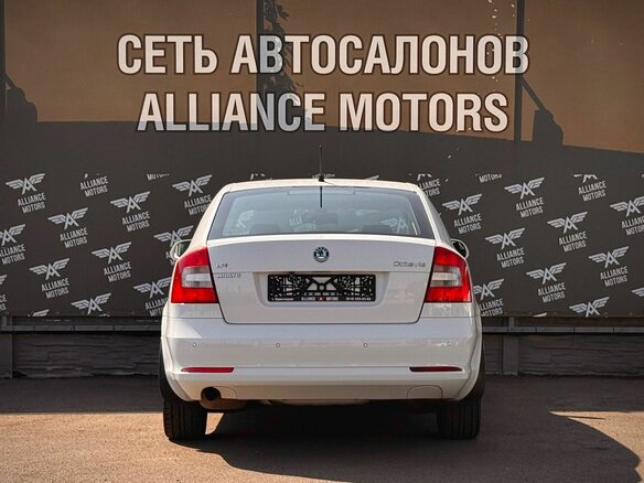 2012 Skoda Octavia II (A5) Рестайлинг, белый - вид 5
