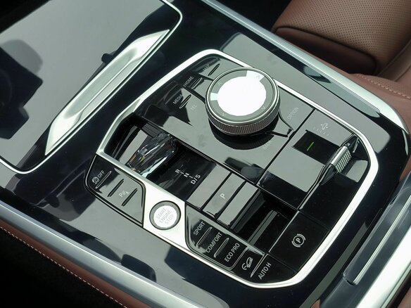 2025 BMW X5 40i IV (G05/G18) Рестайлинг, белый - вид 20