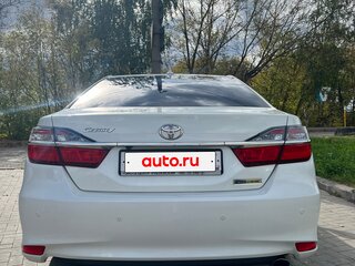2017 Toyota Camry US Market VII (XV50) Рестайлинг, белый, 2000000 рублей, вид 4
