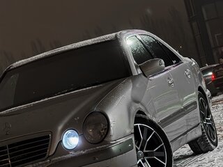 2000 Mercedes-Benz E-Класс 200 II (W210, S210) Рестайлинг, золотистый, 320000 рублей, вид 4
