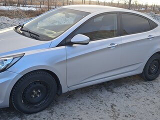 2011 Hyundai Solaris I, серебристый, 730000 рублей, вид 1
