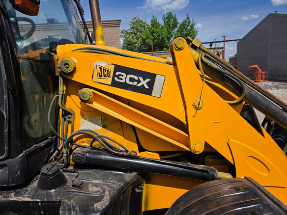 2010 JCB 3CX, жёлтый, 3250000 рублей - вид 7