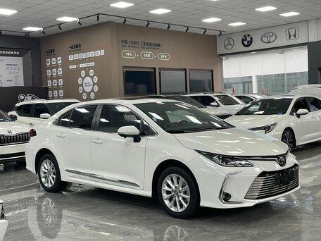 2022 Toyota Corolla XII (E210), белый, 1520000 рублей, вид 3