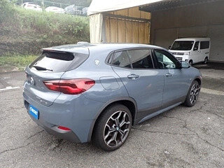 2021 BMW X2 sDrive18i I (F39), серебристый, 1599777 рублей - вид 3