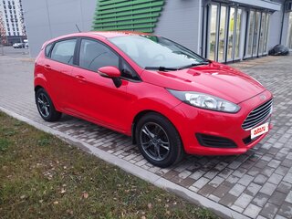 2018 Ford Fiesta Mk6 Рестайлинг, красный, 780000 рублей, вид 1