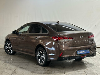 2019 Hyundai Sonata VII (LF) Рестайлинг, коричневый, 1720000 рублей, вид 4