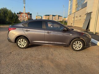 2022 Hyundai Solaris II Рестайлинг, серый, 1390000 рублей, вид 3