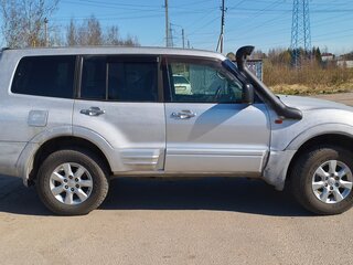 2000 Mitsubishi Pajero III, серебристый, 1300000 рублей, вид 2