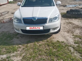 2012 Skoda Octavia II (A5) Рестайлинг, белый, 895000 рублей, вид 3