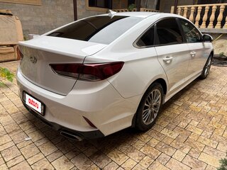 2018 Hyundai Sonata VII (LF) Рестайлинг, белый, 1450000 рублей, вид 4