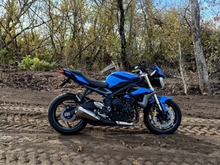 2014 Triumph Street Triple, синий, 550000 рублей, вид 5