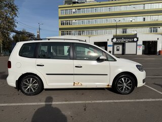 2011 Volkswagen Touran I Рестайлинг 2, белый, 430000 рублей, вид 4