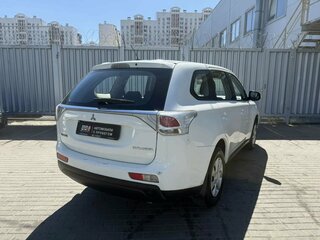 2012 Mitsubishi Outlander II Рестайлинг, белый, 1045000 рублей, вид 2