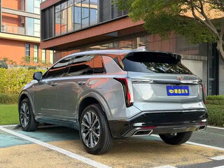 2026 Cadillac XT5 II, серебристый, 5900222 рублей, вид 2