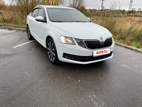2017 Skoda Octavia III (A7) Рестайлинг, белый, 895000 рублей, вид 5