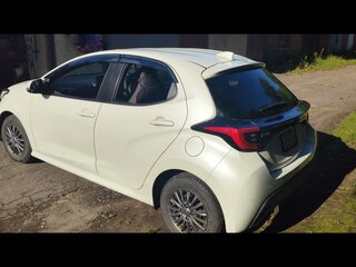 2020 Toyota Yaris IV, белый, 1320000 рублей, вид 5