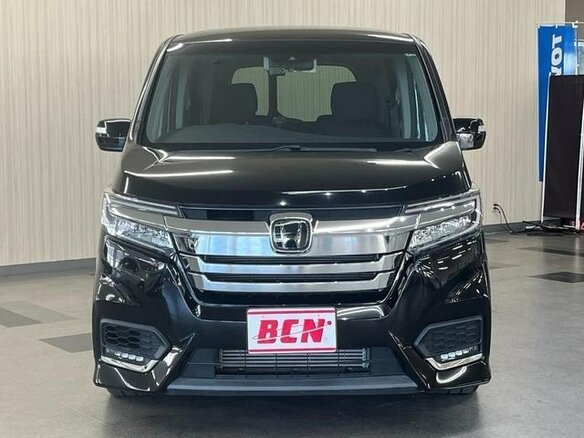 2022 Honda Stepwgn V Рестайлинг, чёрный, 1800000 рублей