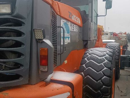 2011 Hitachi ZW220, красный, 2575000 рублей, вид 5