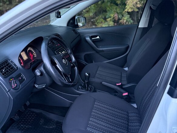 2017 Volkswagen Polo V Рестайлинг, белый - вид 5
