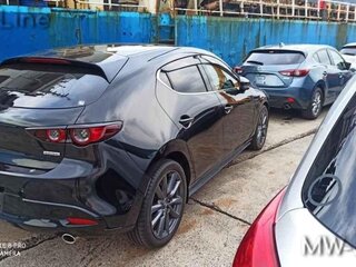2020 Mazda 3 IV (BP), чёрный, 1900000 рублей, вид 4