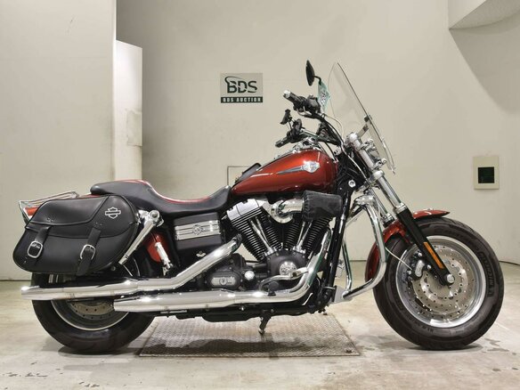 2009 Harley-Davidson Fat Bob, красный, 715000 рублей - вид 1