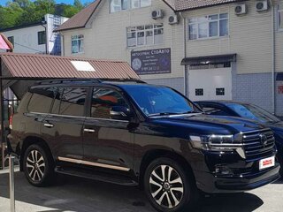 2018 Toyota Land Cruiser 200 Series Рестайлинг 2, чёрный, 6500000 рублей, вид 2