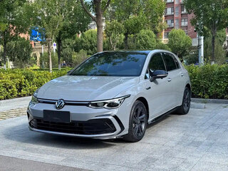2023 Volkswagen Golf VIII, серый, 2050100 рублей, вид 1