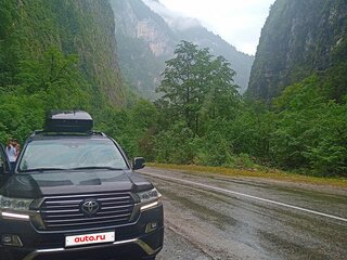 2016 Toyota Land Cruiser 200 Series Рестайлинг 2, чёрный, 4500000 рублей, вид 1