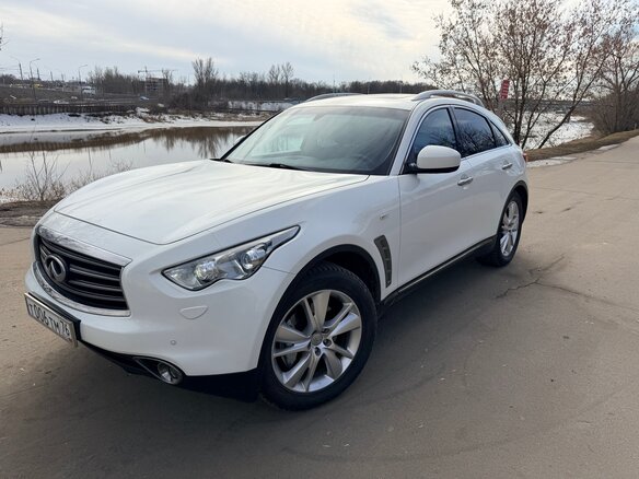 2012 Infiniti FX30d II (S51) Рестайлинг, белый, 3480000 рублей
