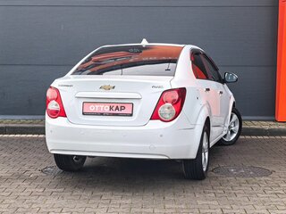 2014 Chevrolet Aveo II, белый, 799000 рублей, вид 4