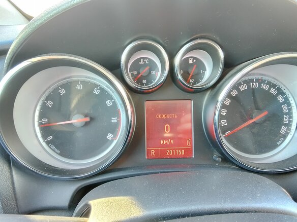 2011 Opel Astra J, красный, 550000 рублей - вид 5