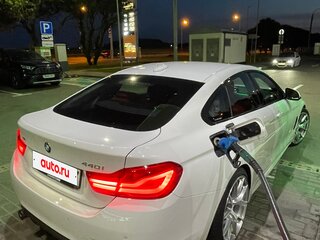 2018 BMW 4 серии Gran Coupe 440i xDrive F32/F33/F36 Рестайлинг, белый, 3600000 рублей, вид 3