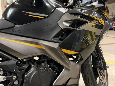 2022 Kawasaki Ninja 400, чёрный, 550000 рублей, вид 5