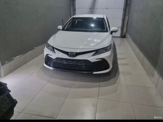 2021 Toyota Camry VIII (XV70), белый, 1999999 рублей, вид 5
