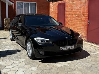 2013 BMW 5 серии 520i VI (F10/F11/F07), чёрный, 1770000 рублей, вид 3