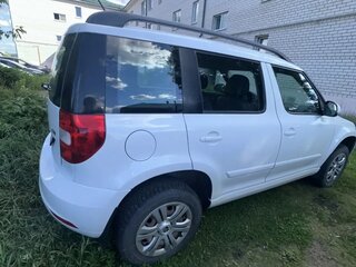 2015 Skoda Yeti I Рестайлинг, белый, 850000 рублей, вид 3