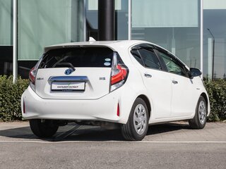 2018 Toyota Aqua I Рестайлинг 2, белый, 1220000 рублей, вид 2