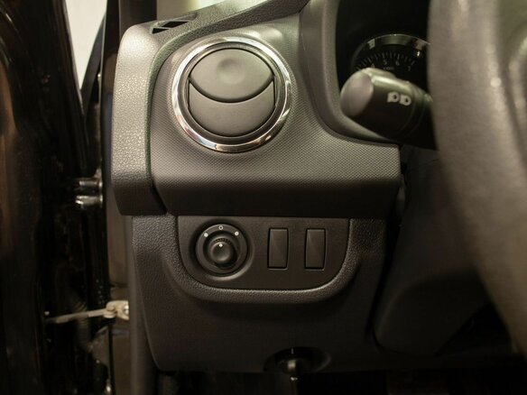 2015 Renault Logan II, чёрный - вид 33