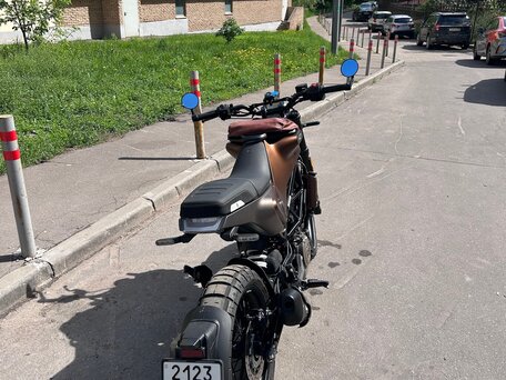 2023 Husqvarna Svartpilen 401, коричневый, 660000 рублей, вид 2