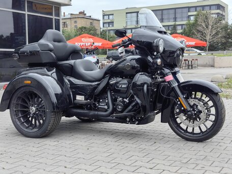 2025 Harley-Davidson Tri Glide, чёрный, 6800000 рублей, вид 1