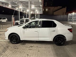 2014 Renault Logan II, белый, 410000 рублей, вид 3