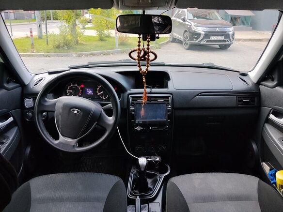 2017 Lada (ВАЗ) Priora I Рестайлинг, белый, 700000 рублей - вид 7