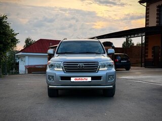 2013 Toyota Land Cruiser 200 Series Рестайлинг 1, серебристый, 3600000 рублей, вид 2
