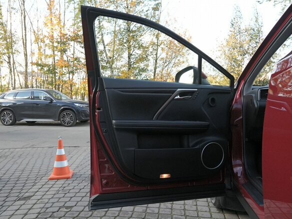2022 Lexus RX 300 IV Рестайлинг, красный, 5850000 рублей - вид 8
