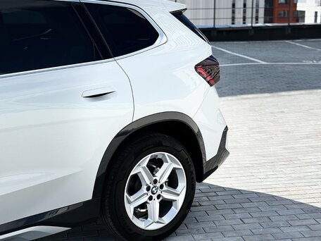 2025 BMW X1 Long 20Li sDrive III (U11/U12), белый, 3120000 рублей, вид 3
